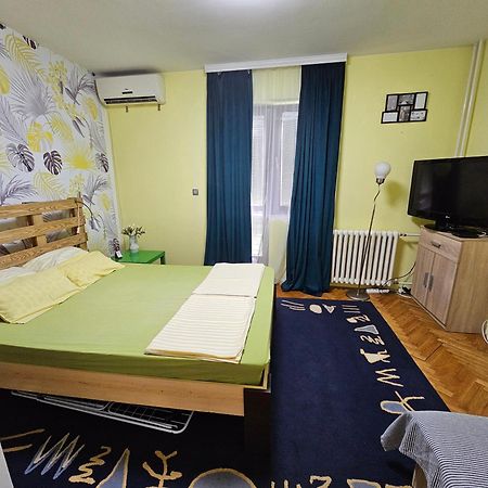 Apartman Yellow House Apartment Novi Sad Exterior photo