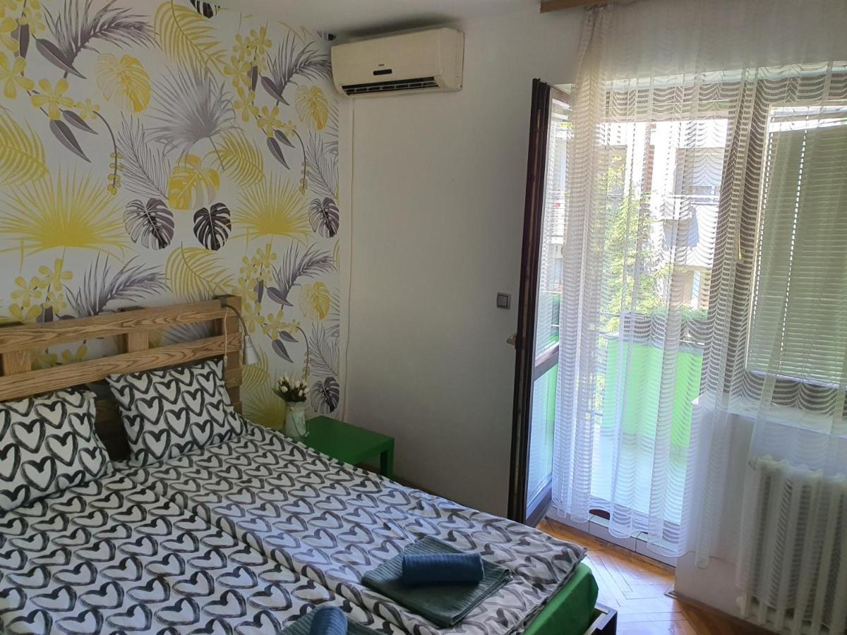 Apartman Yellow House Apartment Novi Sad Exterior photo